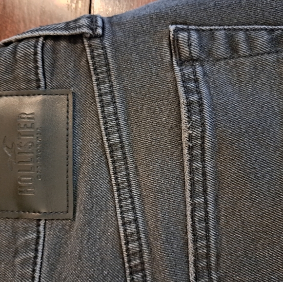 Shorts - Picture 3 of 3